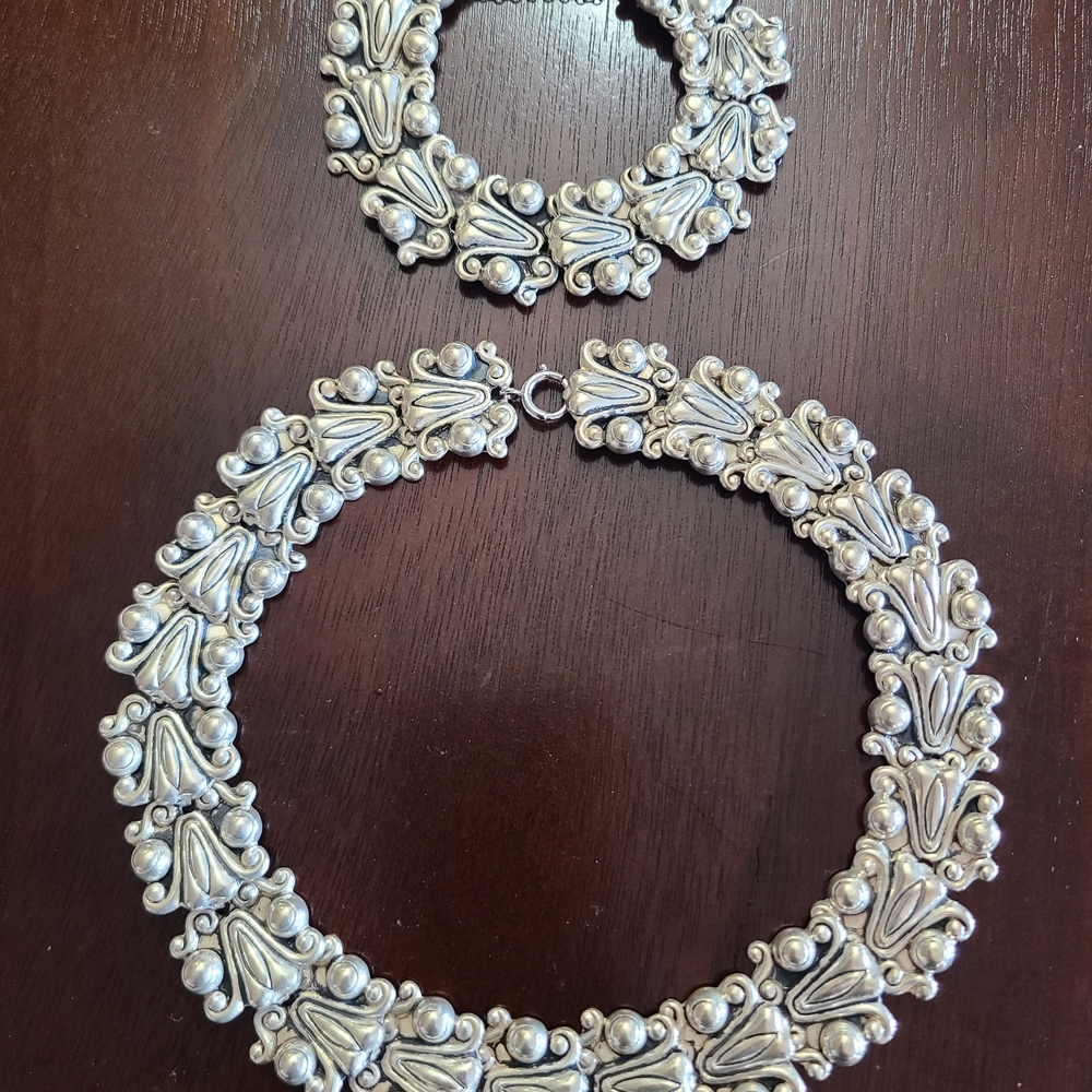 Elegant Mid Century Silver Women's Jewelry Set